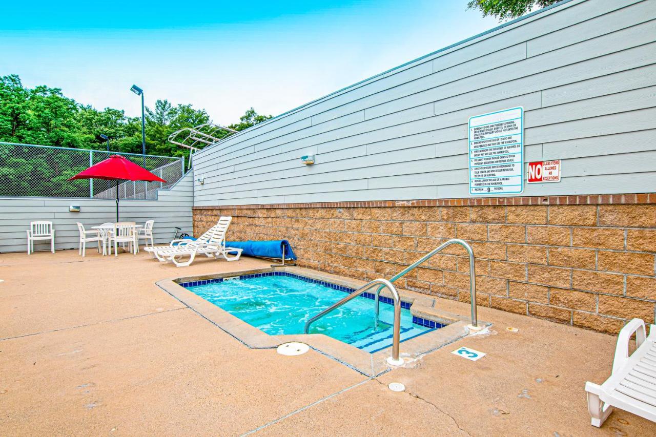 Lighthouse Cove #208 Apartment *