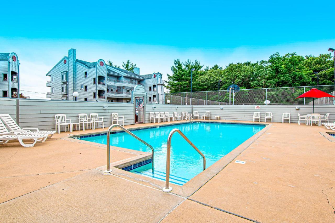 Lighthouse Cove #208 Apartment