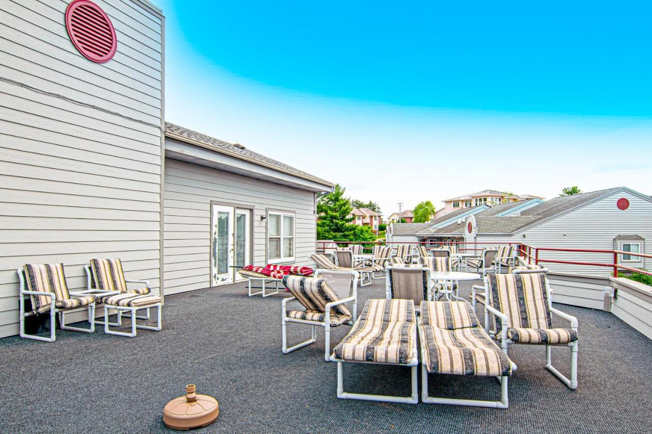 Lighthouse Cove #208 Apartment *