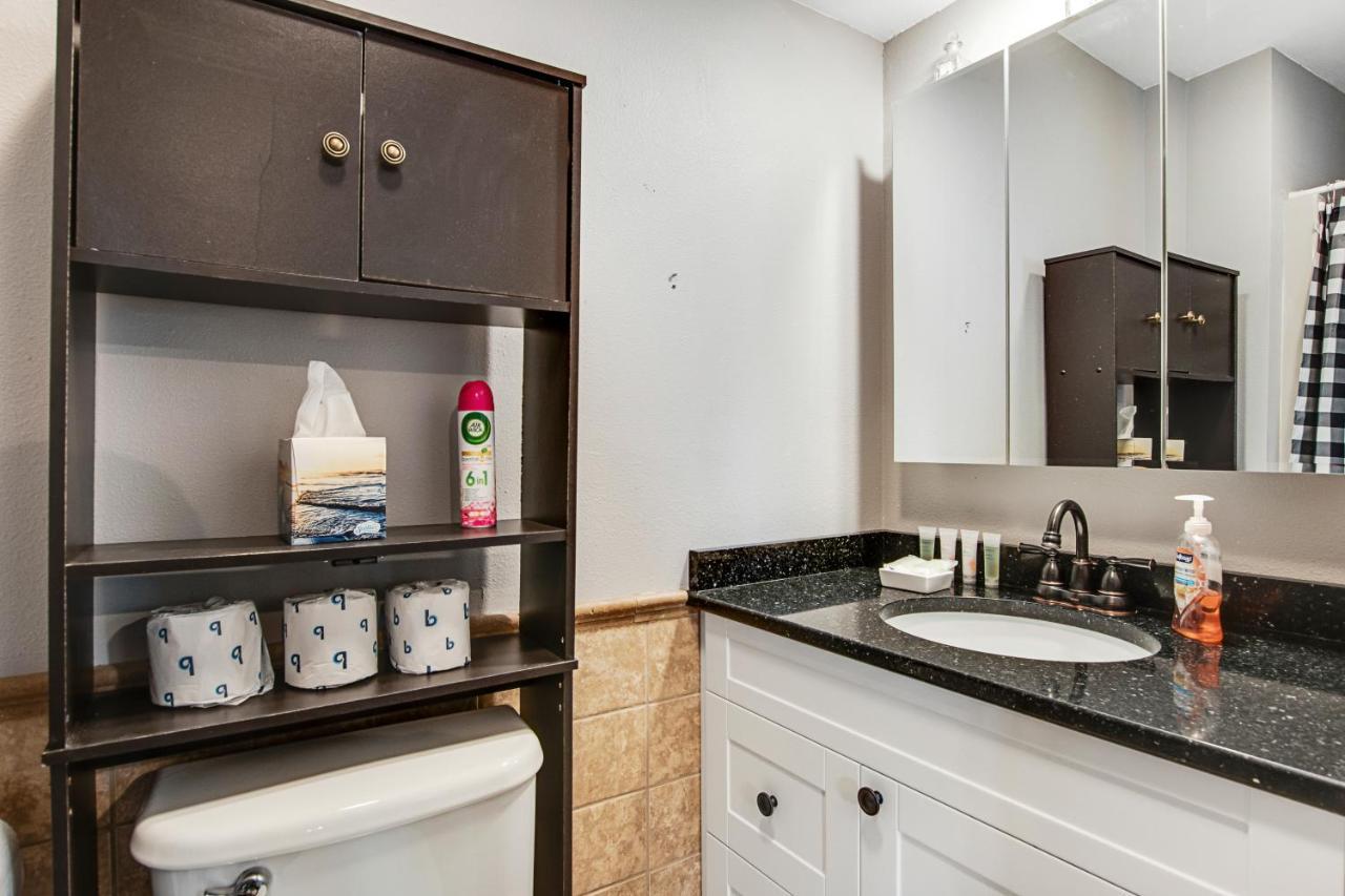 Lighthouse Cove #208 Apartment *