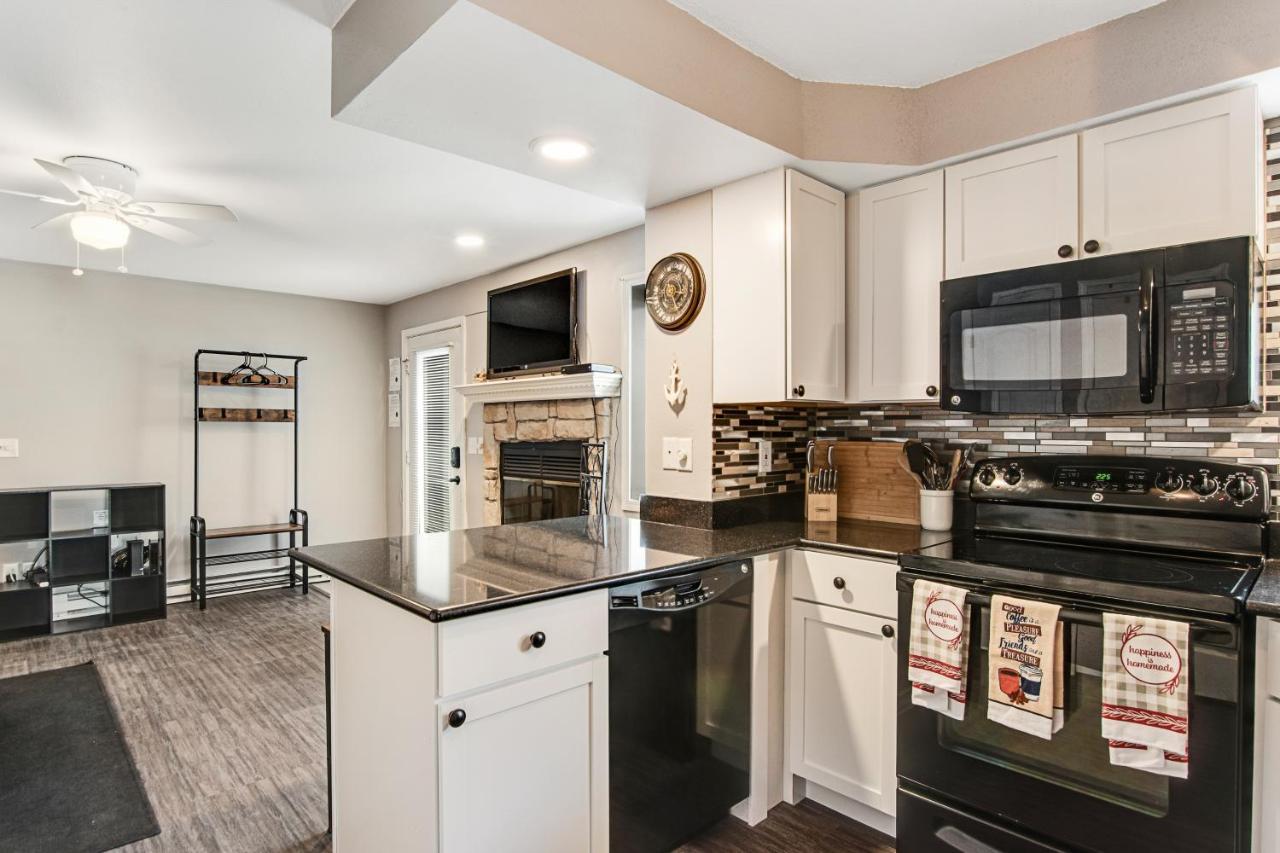 Lighthouse Cove #208 Apartment
